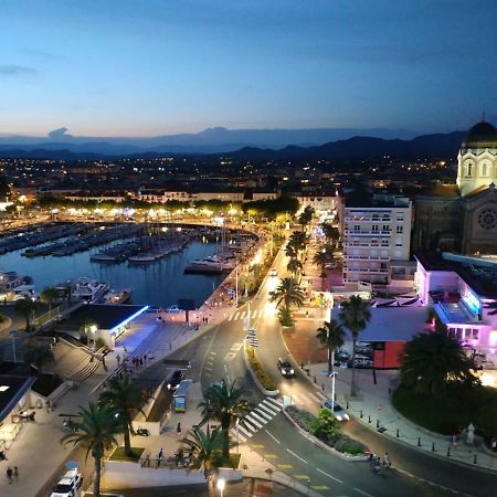 Au Coeur De Port Frejus - T2 30 M² - Tout A Pied エクステリア 写真